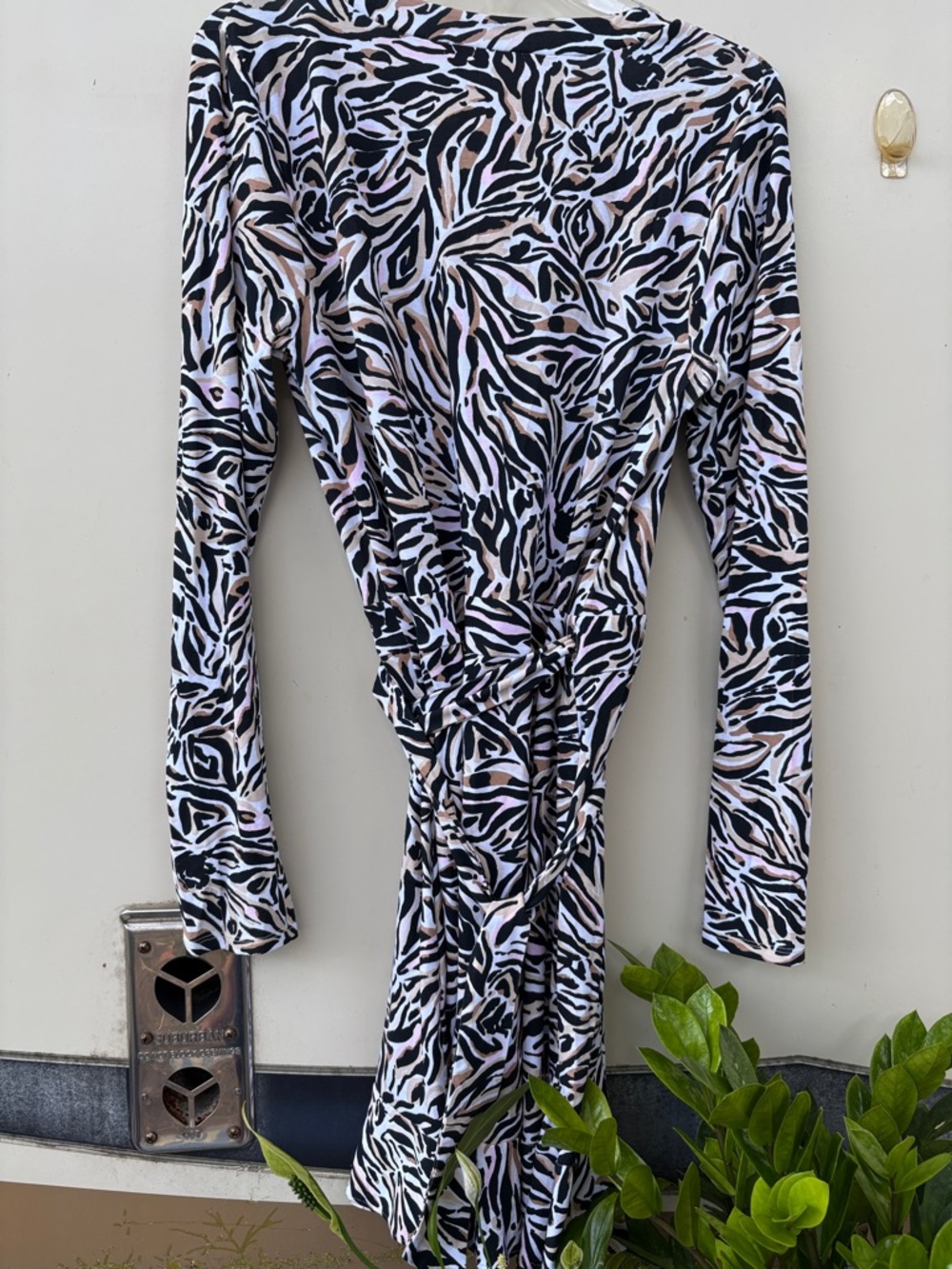 Lilly Pulitzer Black White Zebra-Print Long Sleeve Wrap Dress - Picture 4 of 9